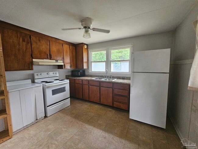 Building Photo - 3808 N 10th Ave