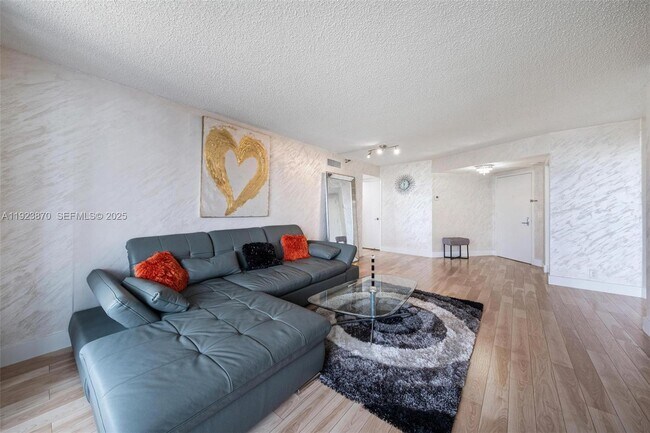 Foto del edificio - 3400 NE 192 St