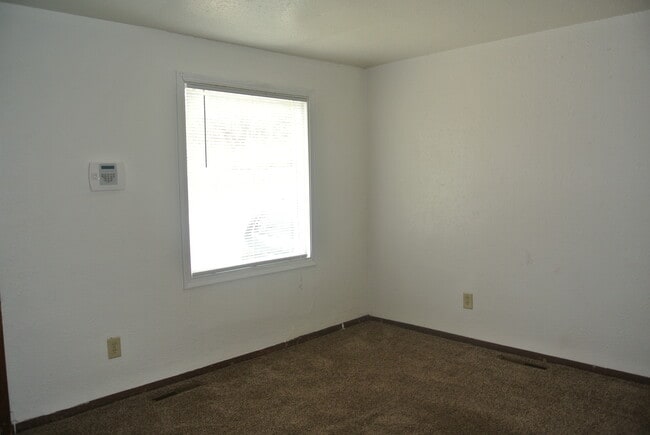 Building Photo - 510 Hiawatha St