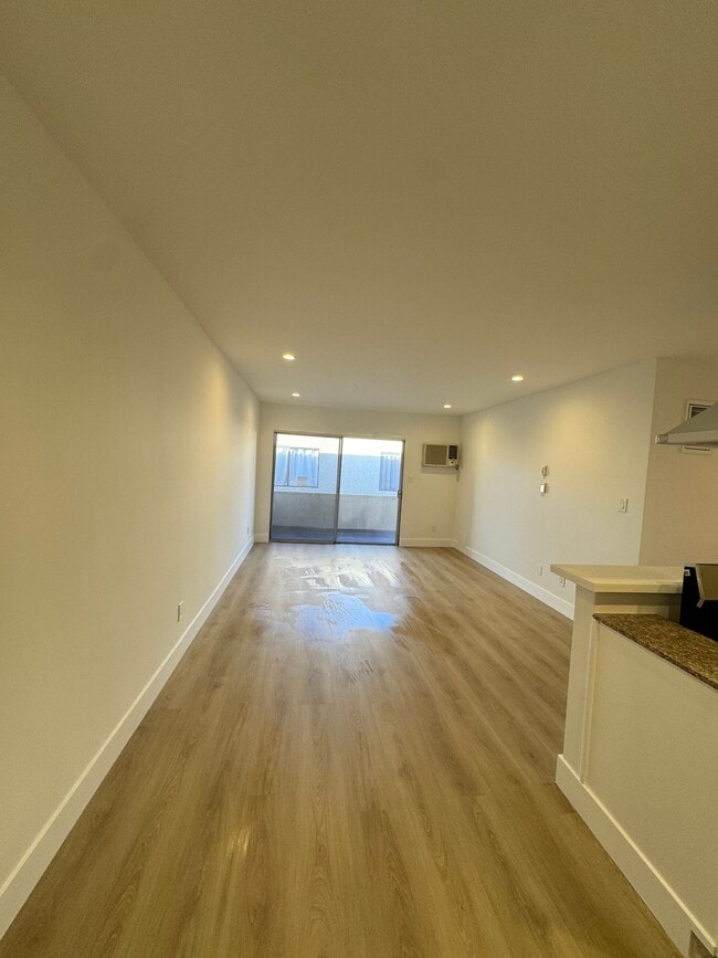 Foto del edificio - 5511 Corteen Pl