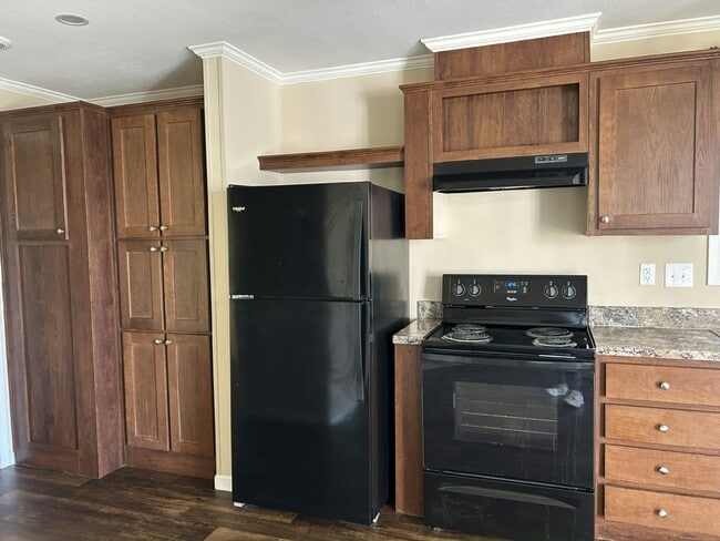 Building Photo - 6941 MacDonald Ct