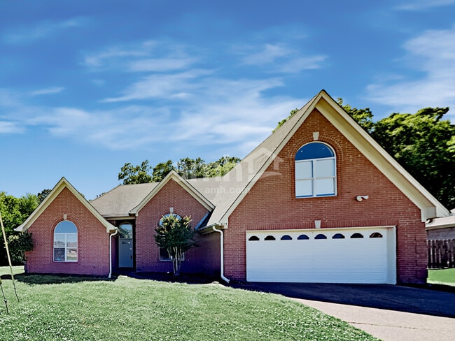 Building Photo - 6145 Sandbourne E
