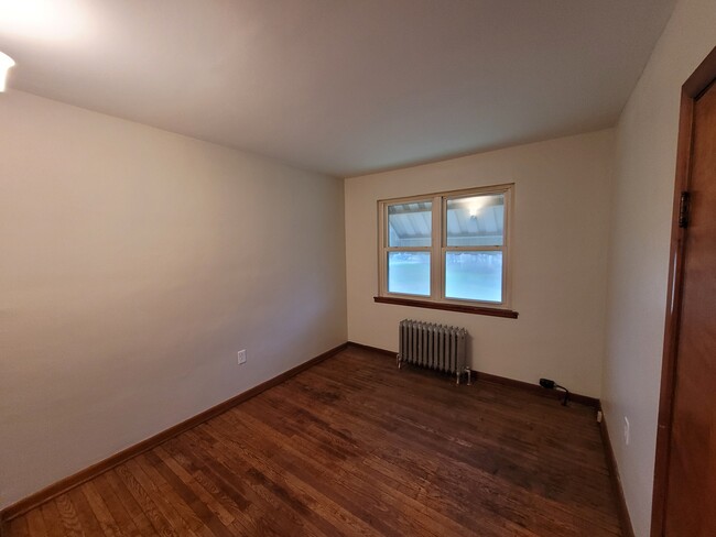 Bedroom - 906 S Progress Ave