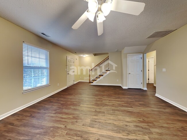 Building Photo - 1095 Cobblestone Blvd