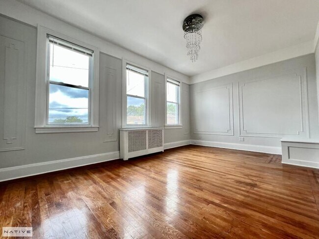 Foto del edificio - 2 bedroom in MASPETH NY 11378