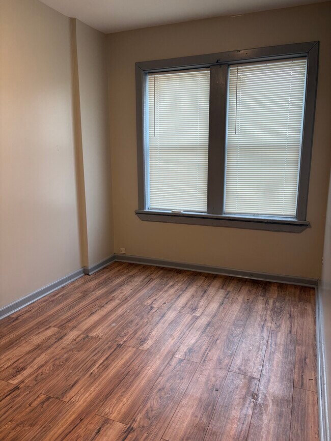 Building Photo - Soldoris