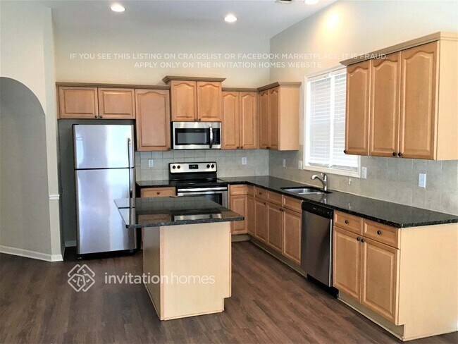 Building Photo - 1843 Jameson Cir NE
