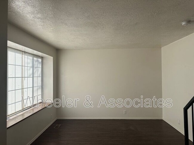 Building Photo - 1083 S 1200 W