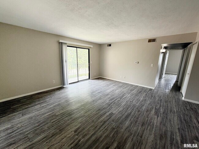 Foto del edificio - 2700 W Forrest Hill Ave