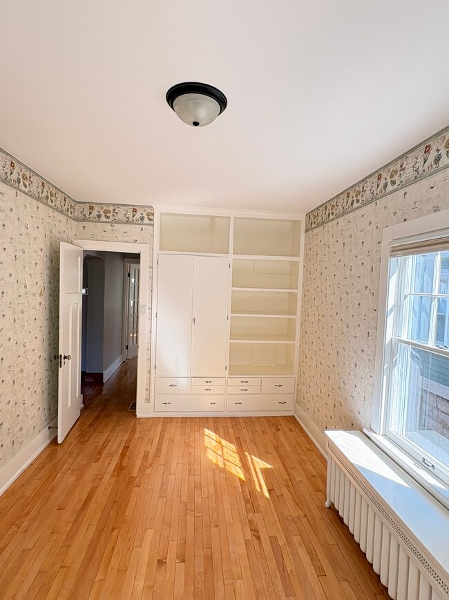 Building Photo - 738 S Jackson St