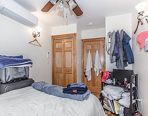 Foto del edificio - 12 S Russell St