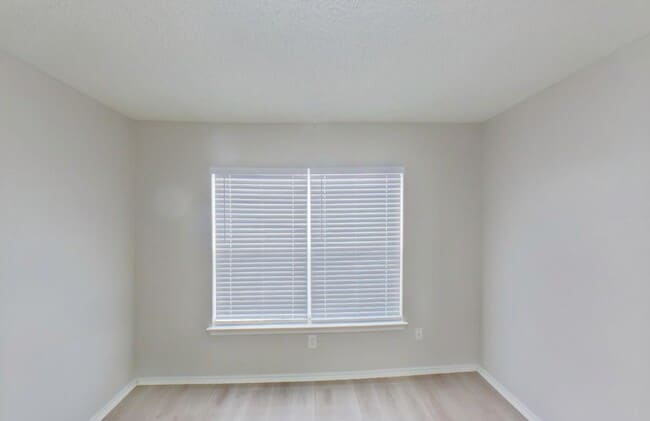 Building Photo - Modern 4-Bedroom Sanctuary in a Sought-After Location