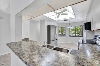 Building Photo - 4987 Pepper Cir