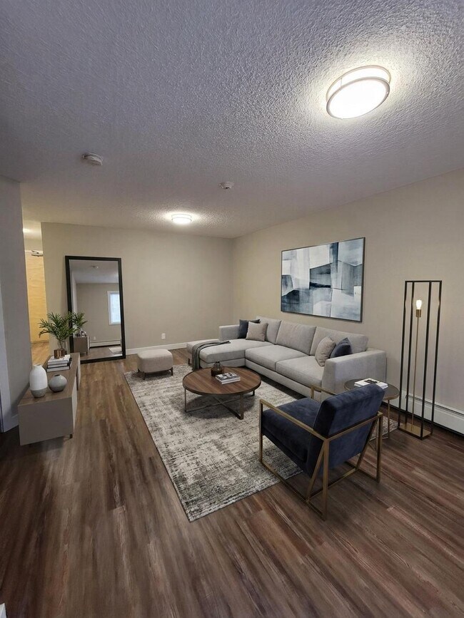 Photo du bâtiment - 16315 96A Av NW