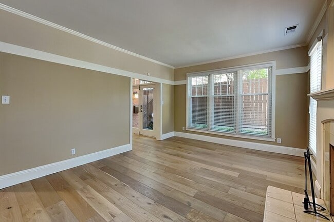 Building Photo - 3420 Binkley Ave