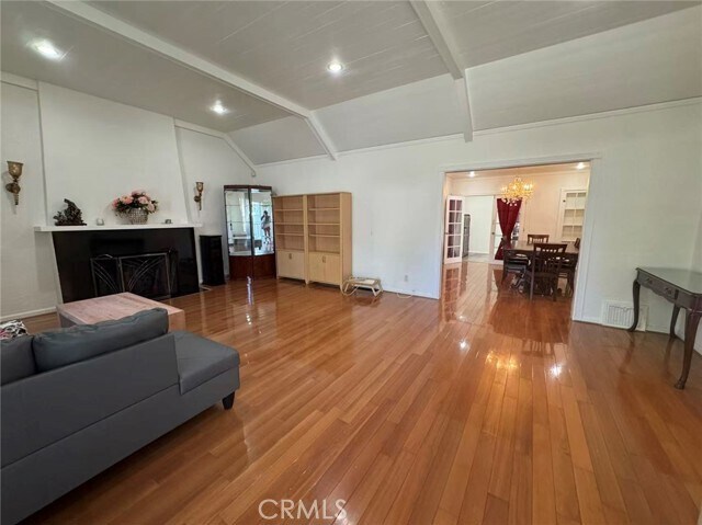 Foto del edificio - 1965 S El Molino Ave