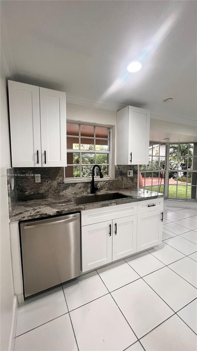 Foto del edificio - 8820 SW 57th St
