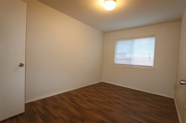 Building Photo - 13118 Willow Landing Ln