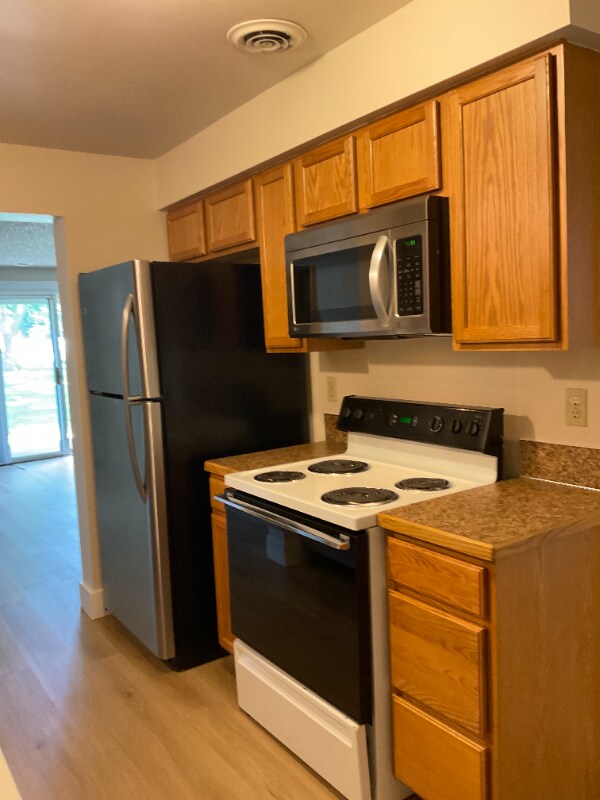 Foto del edificio - 297 Eagle Glen Ln