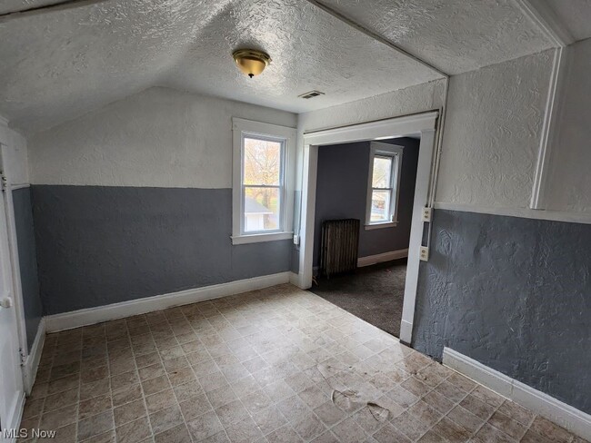 Building Photo - 457 E 143rd St