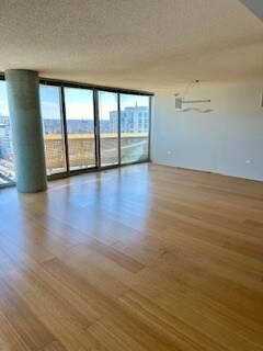 Foto del edificio - 1720 Maple Ave
