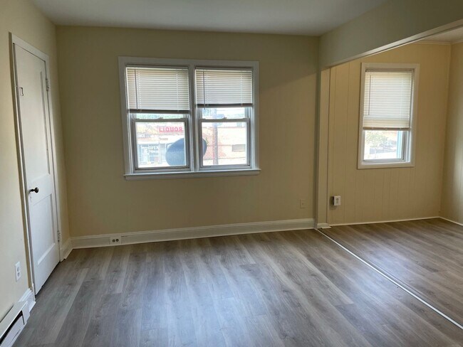 Foto del edificio - 910 E Patapsco Ave