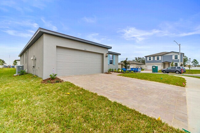 Building Photo - 121 Towns Cir