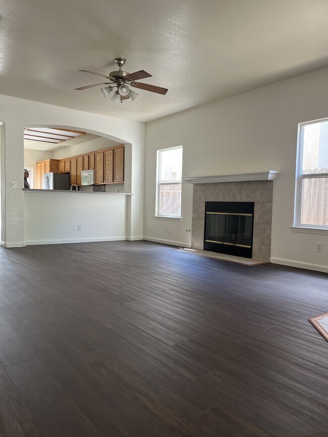 Building Photo - 832 Graystone Ct