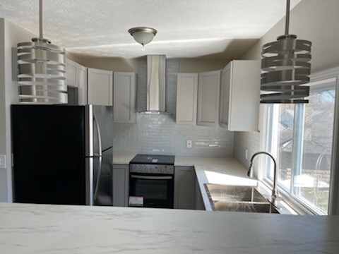 Building Photo - 16 Green Clover Dr