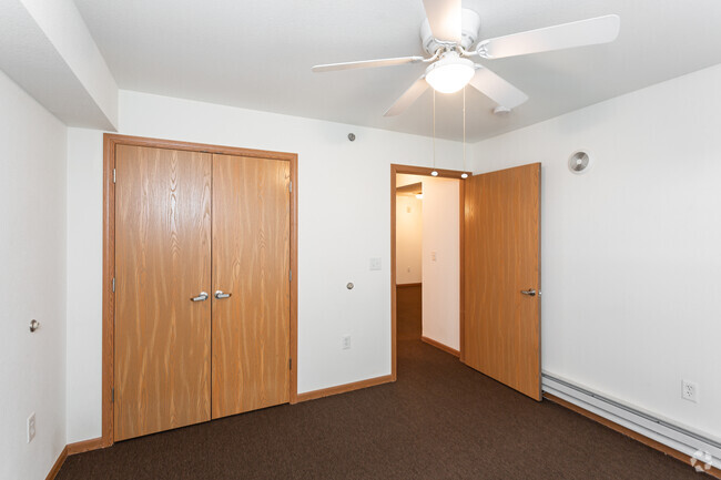 1BR, 1BA - 600 SF - Rosewood Place Senior Apartments