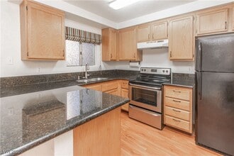 Building Photo - 6859 Tamarus St