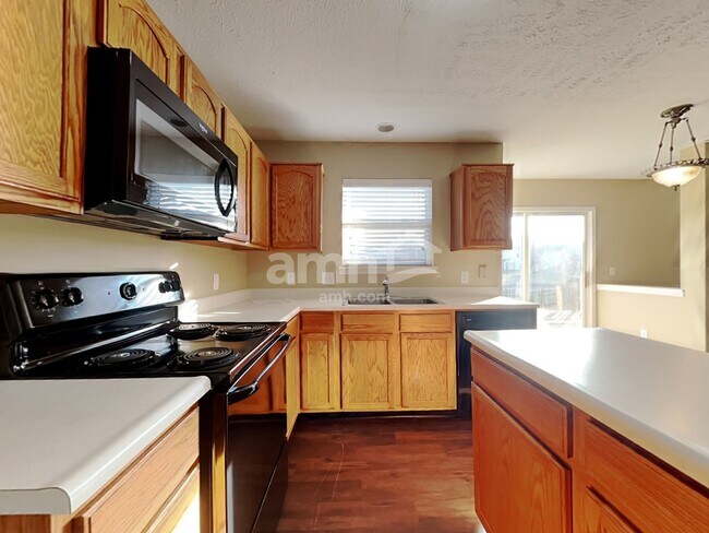 Building Photo - 5825 Columbia Cir