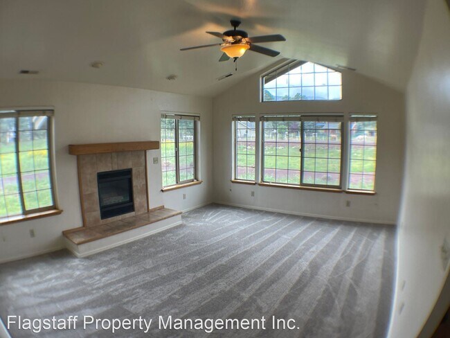 Building Photo - 3 br, 2 bath House - 8985 N Silver Saddle ...