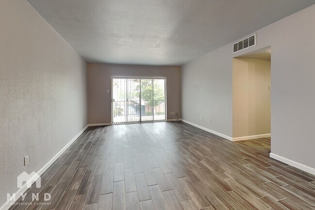 Foto del edificio - 2230 S Piney Point Rd