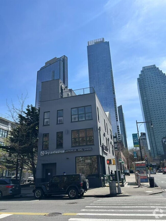 Building Photo - 43-45 Vernon Blvd