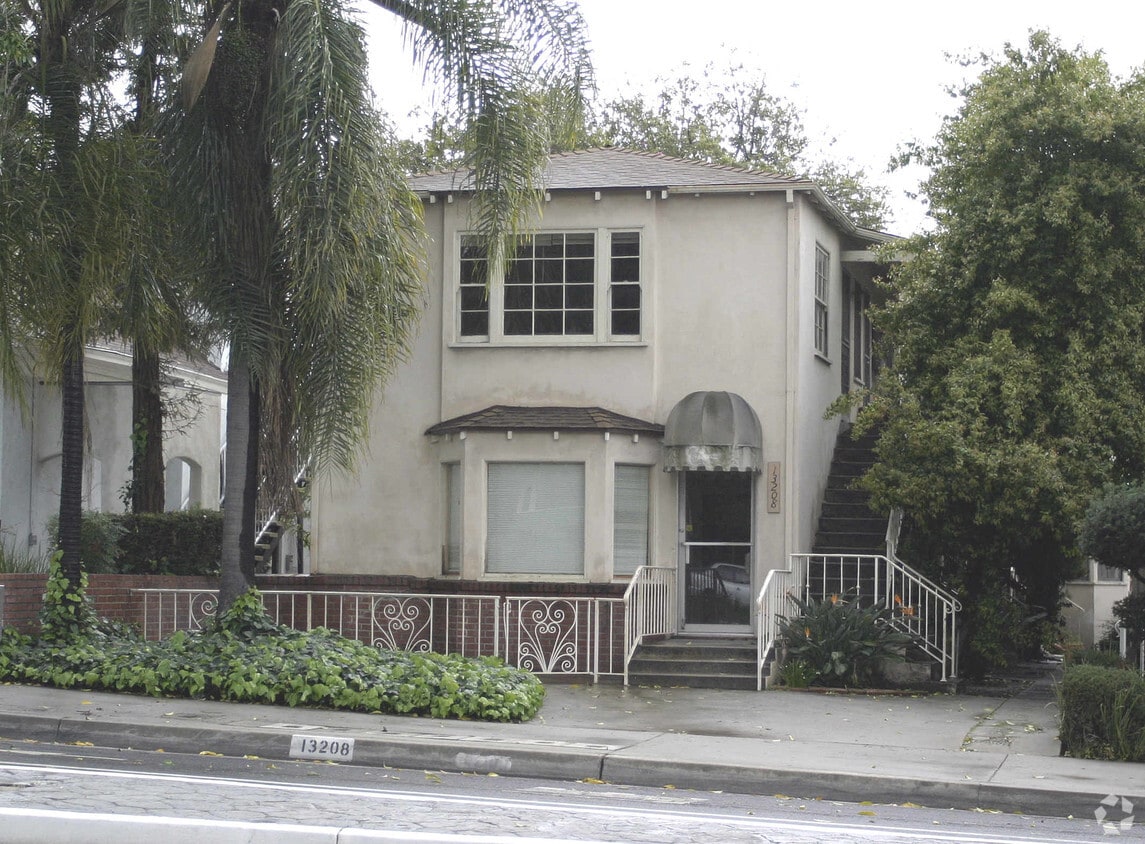 Building Photo - 13208 Hadley St