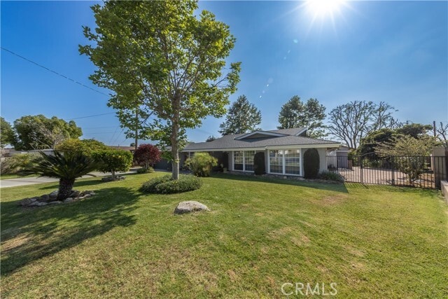 Building Photo - 4661 Woodhaven Dr