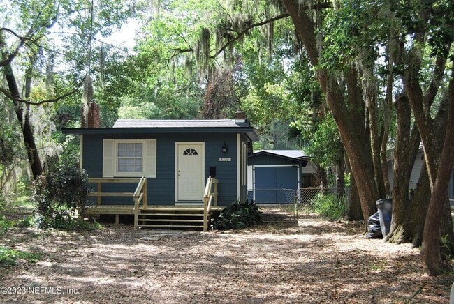 Building Photo - 2730 Apache Ave