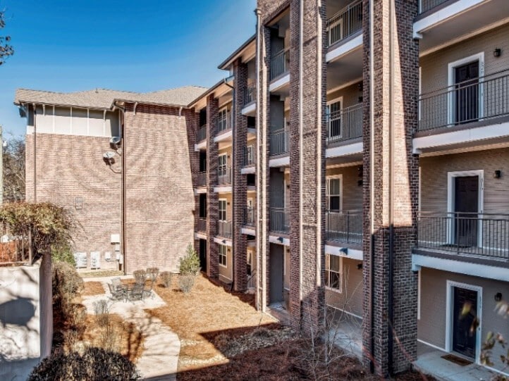 Foto principal - 2310 Elliott Ave