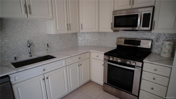 Foto principal - 138 Doral Greens Dr W