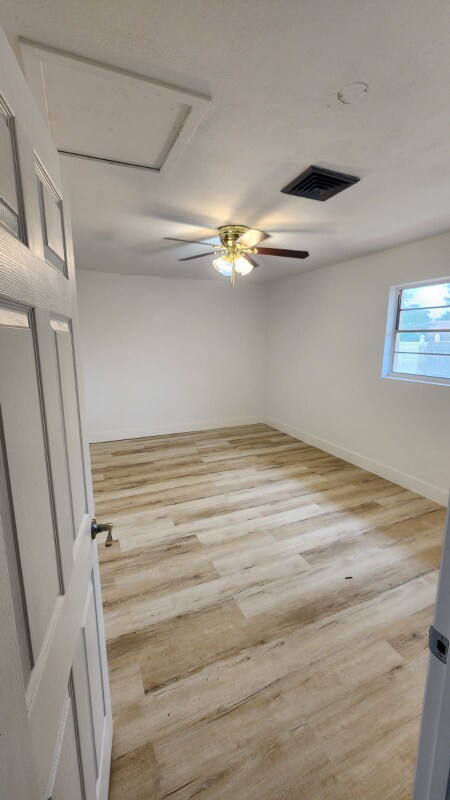 Building Photo - 4924 Roosevelt Ave