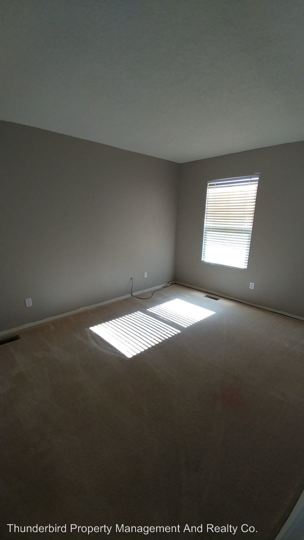 Building Photo - 653 Troon Dr SE