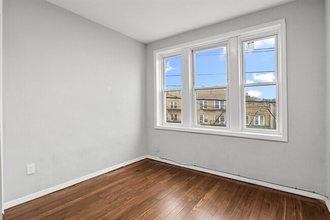 Building Photo - 1102 Avenue C