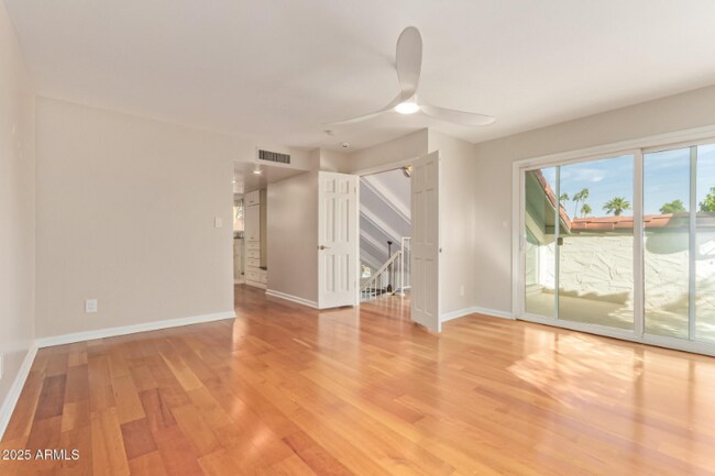 Building Photo - 5730 N Scottsdale Rd