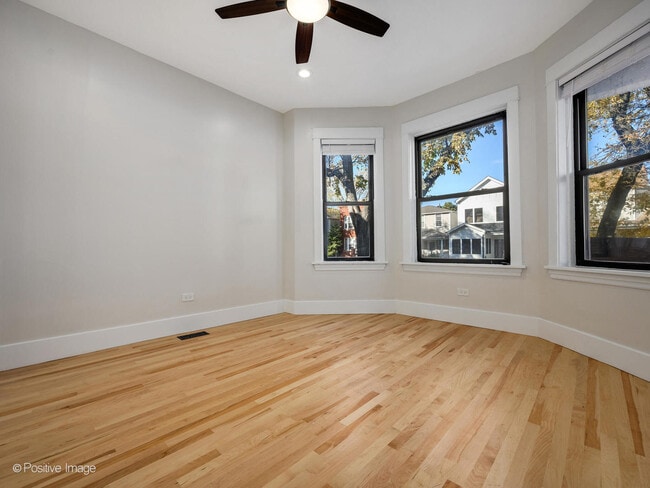 Building Photo - 2415 W Warner Ave