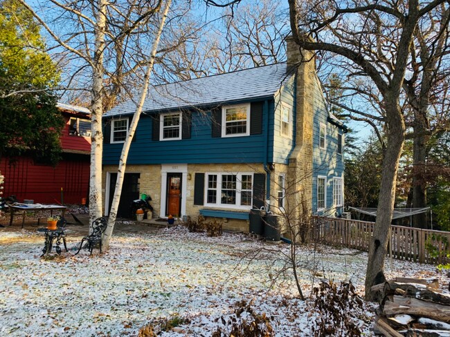 Foto del edificio - 1223 Dartmouth Rd