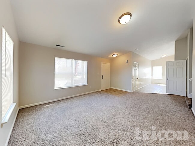 Building Photo - 4040 Dogwood Ln
