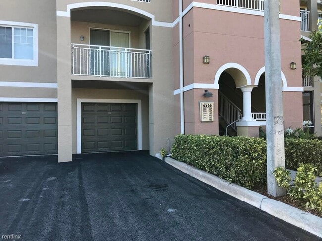 Building Photo - 3 br, 2 bath House - 6565 Emerald Dunes Dr...