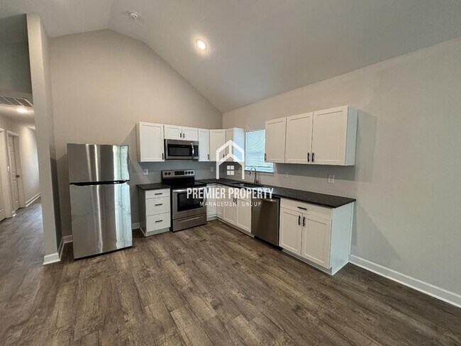 Building Photo - 225 Willow Ridge Ln - Available Now!