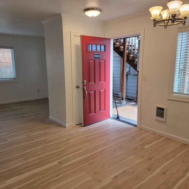 Foto del edificio - 7023 N Burlington Ave